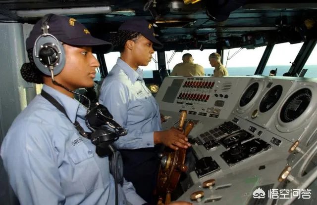 摧毁了航母的指挥舰桥，是不是就几乎瘫痪了整个航母？