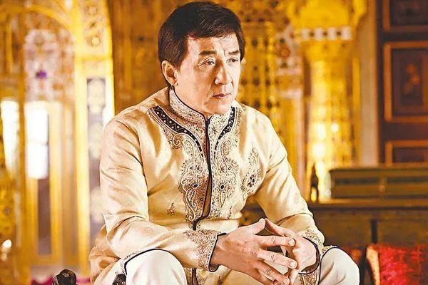 向华强、成龙、曾志伟，这几位香港娱乐圈大佬谁混的更好？