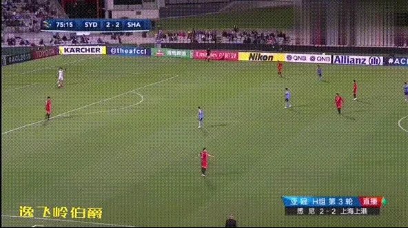 艾哈受伤倒地，上港球员把球踢出场外，伊朗裁判法加尼为什么却催促对方尽快发界外球？