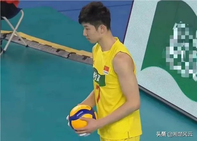 中国男排0:3完败伊朗仍晋级半决赛，如何评价两队全方位差距？