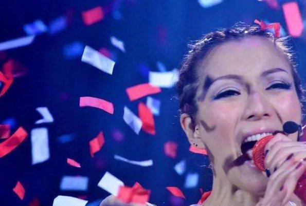 许志安演唱会遭嘘，郑秀文是原谅他了吗？