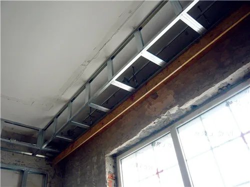 客厅吊顶用木龙骨还是轻钢龙骨