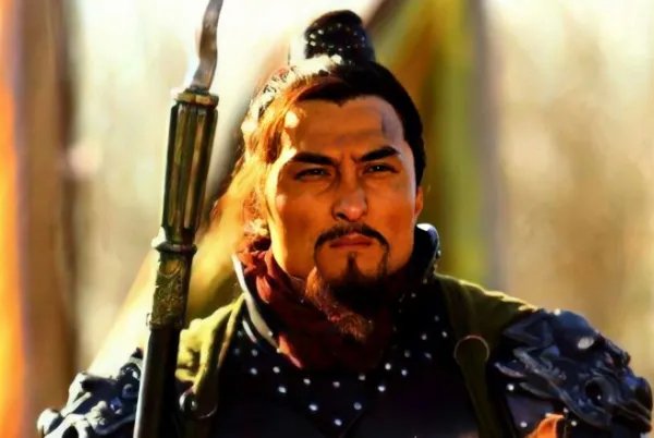 关胜和林冲谁厉害