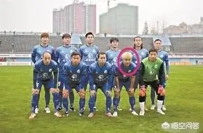 官方:上海球员杨晨因年龄造假被老甲A年足球联赛禁赛8年,至2026年末,你怎么看?