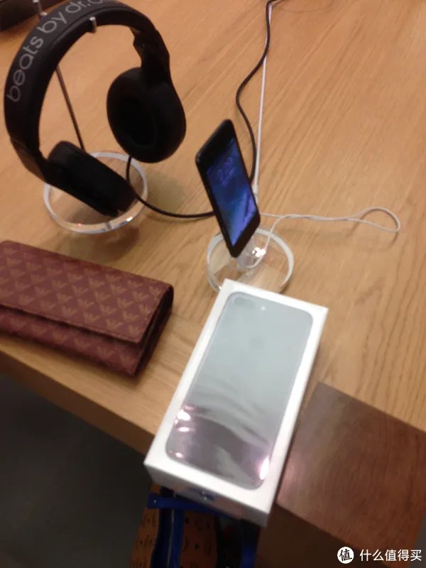 #原创新人#香港入手new MacBook Pro touch版本 + iPhone 7 plus