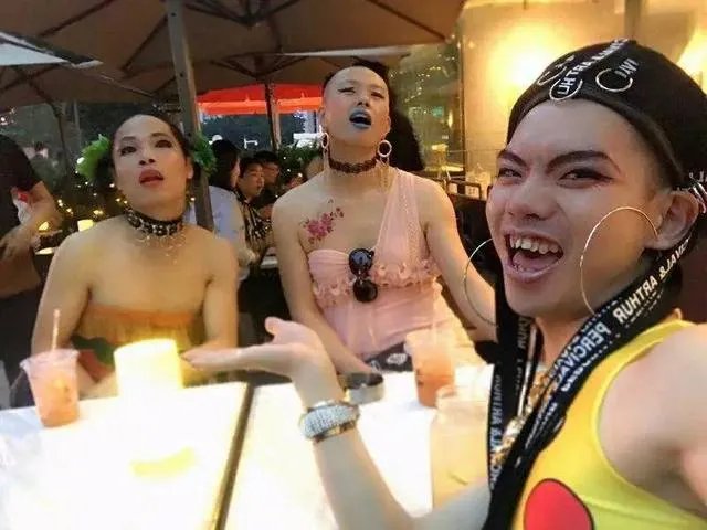 台州一姑娘花几十万整的