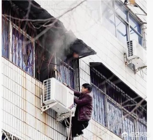 河南残疾男子爬三楼砸窗，单手从火场救孕妇，该被授予见义勇为奖吗？