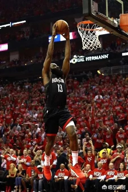 火箭战活塞,骑士,奇才,哈登关键时刻失误导致球队三连败,怎么评价哈登这样的表现?