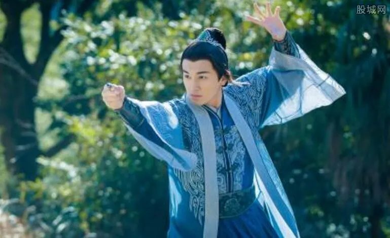 杨旭文爸妈是做什么的？揭秘杨旭文个人资料及背景