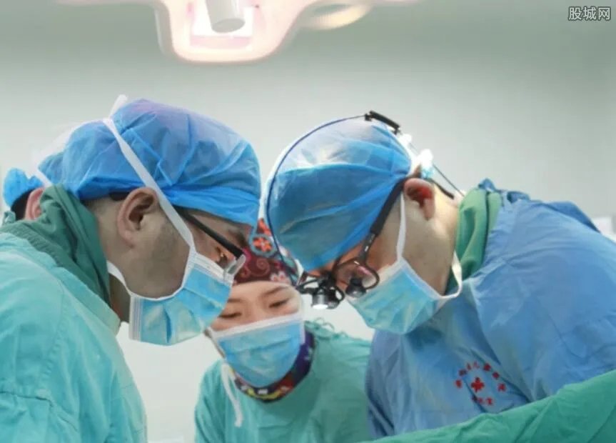 男子自治胃病三吞蛇胆 脑部遭活虫啃食