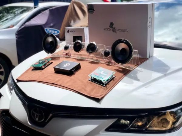 请问怎么改装丰田卡罗拉好看？