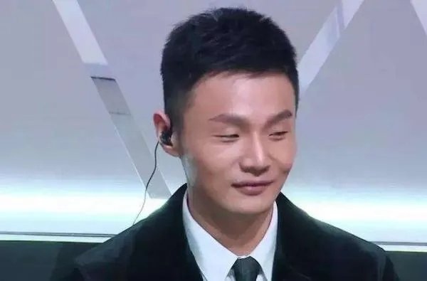 李荣浩为何微博发文称“无论做事还是做人,自己都不如别人”?