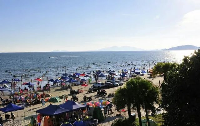 惠州惠东港口镇好不好玩，听说有很多海鲜？