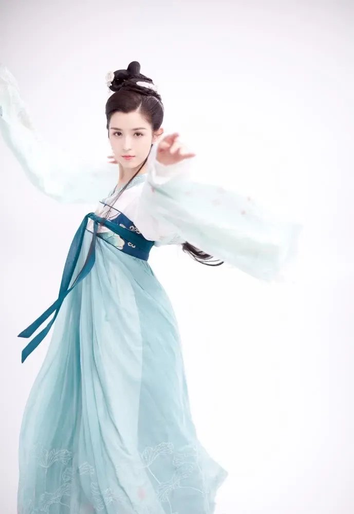 仙女哈妮克孜被造谣插足陈赫婚姻,哈尼克孜为何被称为“仙女”?