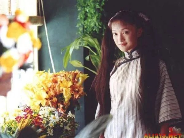 周迅谢霆锋恋情被爆 盘点周迅20年的8任男友