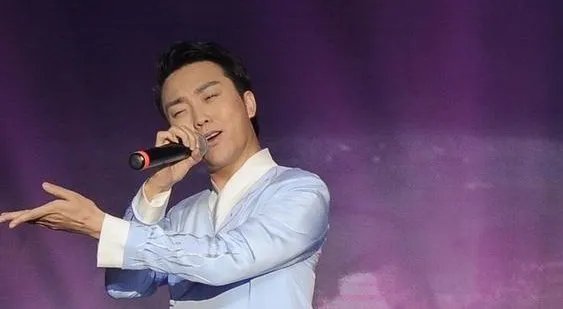 李玉刚被传出家是真的吗？