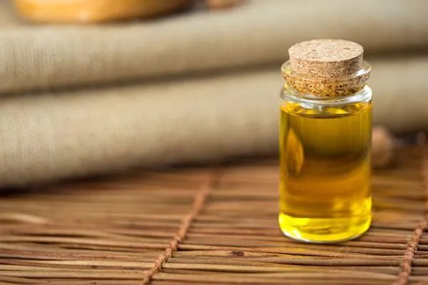 什么精油抗衰老紧致皮肤