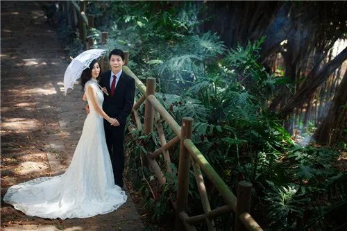 鼓浪屿婚纱照多少钱  鼓浪屿婚纱照景点推荐