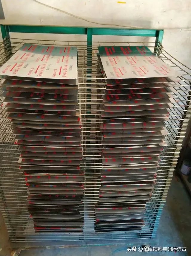 建一个标牌制作工厂需要什么设备？