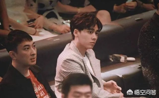 王思聪为什么最近和李易峰走得很近？