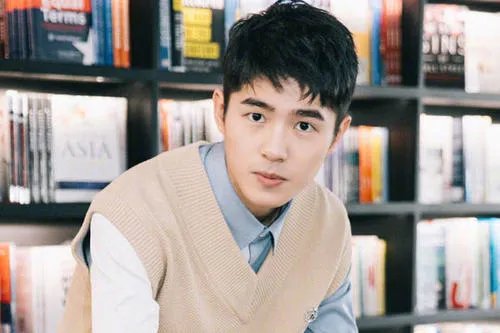 刘昊然喝酒一口闷的原因引起热议,主要原因是什么?