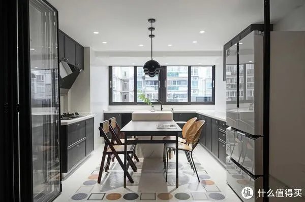 把电视请出家门，两房变三房！108㎡改造后，室内简约舒适