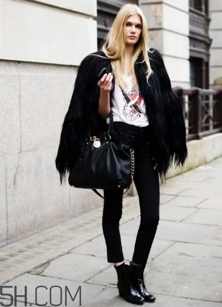 穿短靴怎么配衣服好看？短靴搭配什么上衣？