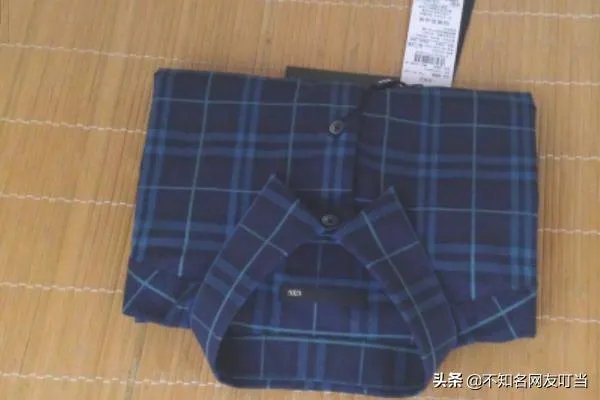 如何叠长袖的衣服？