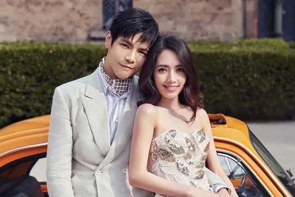 向太官宣郭碧婷怀孕，怀个孕热搜第一，这家人有多爱出风头？