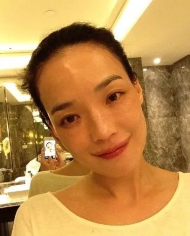 全球女星素颜大PK图赏 只有真女神敢晒素颜照！