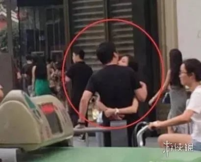 王思聪新欢张小蒙遭扒 有颜任性晒素颜照大秀厨艺！