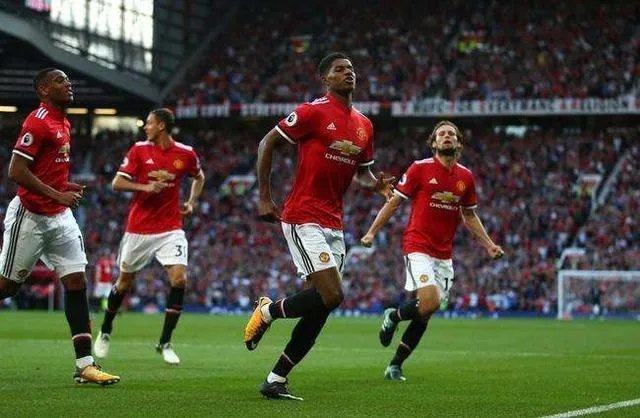 曼联2-0莱斯特城豪取三连胜，曼联表现怎么样？