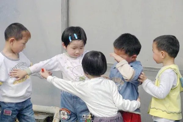 幼儿园给无病孩子服处方药，这是否正常？