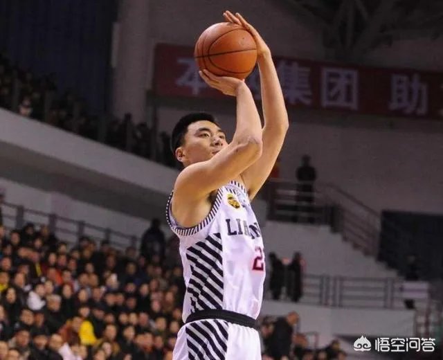 韩德君手掌骨折，出战成疑，辽宁队能不能拿下北京队？