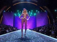 #维密大秀#维密秀上有哪些事故被成功救场了?