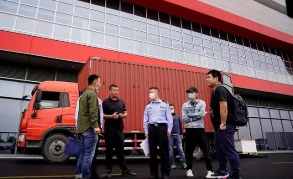 英雄联盟总决赛门票炒至3万元？上海警方将严打黄牛