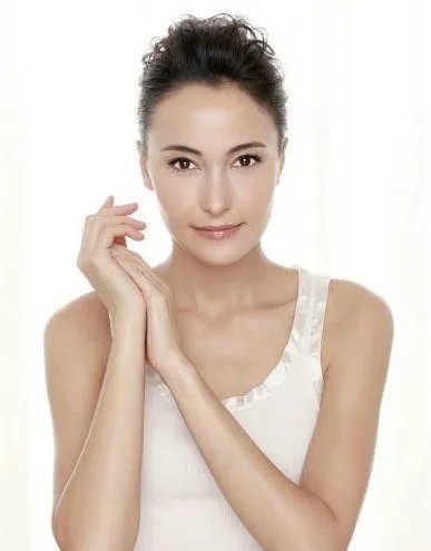 吴彦祖女朋友图片