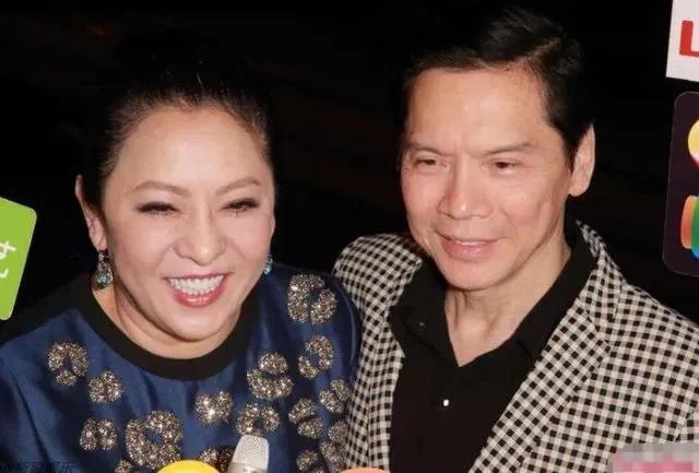 周星驰真的反水向华强了吗？星爷为何不怕向华强？