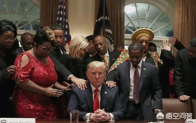 4月27日美国新冠肺炎确诊超96万，加州民众抗议「居家令」多人被捕。目前美国情况怎样了？