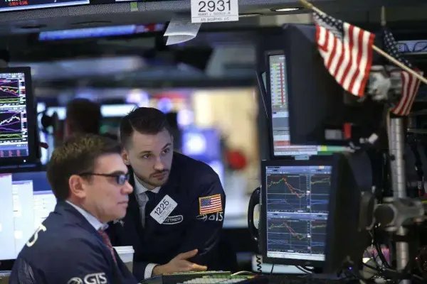 美国三大股指全线下跌，道指创年内新低，发生了什么？