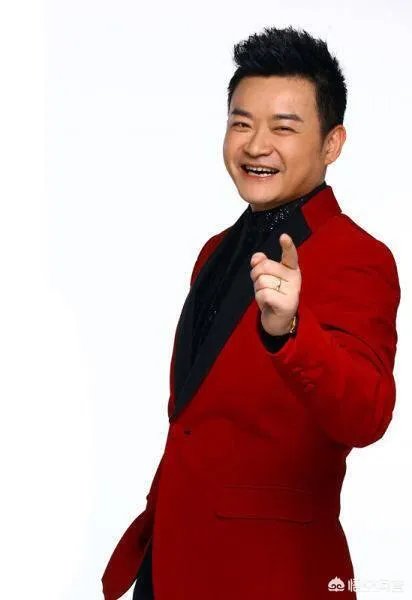 央视著名主持人李佳明，为何最近很少出现了？