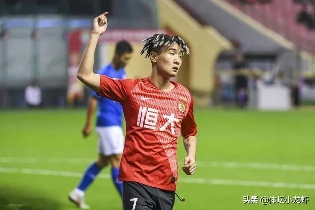 5场8球！韩媒：空霸金信煜征服中超，为什么中国足球丢了传统的高中锋？