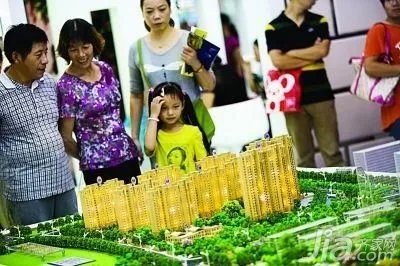 中国式买房：明明不缺房 不买怕吃亏