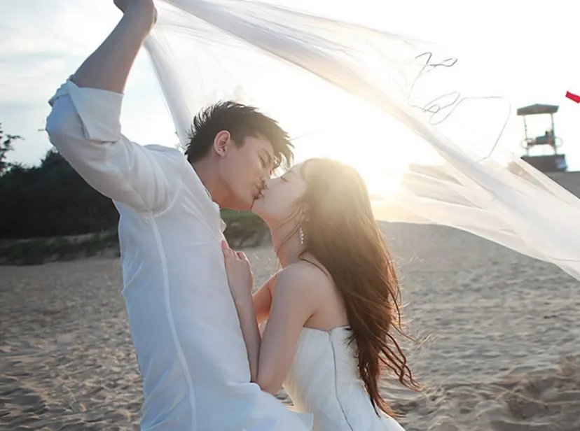 贾乃亮李小璐为女儿庆生，母女俩旗袍造型好淑女，少女初长成，你心动了吗？