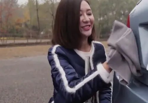 北京奔驰标志如何去掉