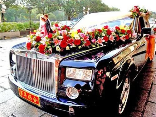 上海婚车价格大概价位 租赁婚车需要考虑哪些方面