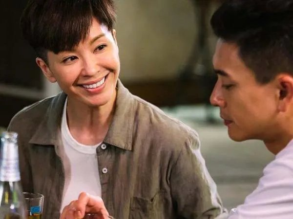 婚后13天就成了寡妇，她为争遗产打了10年官司，伍咏薇如今怎样了？