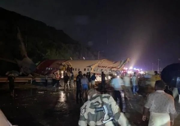 印度客机冲出跑道致多人伤亡，这件事是怎么发生的？