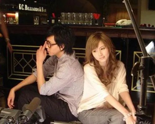 杨爱瑾和胡清蓝吻戏不尴尬 想挑战同性恋形象