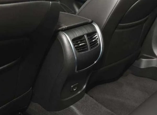 不到22万的中大型轿车，入门版的别克君越，配置够用吗？